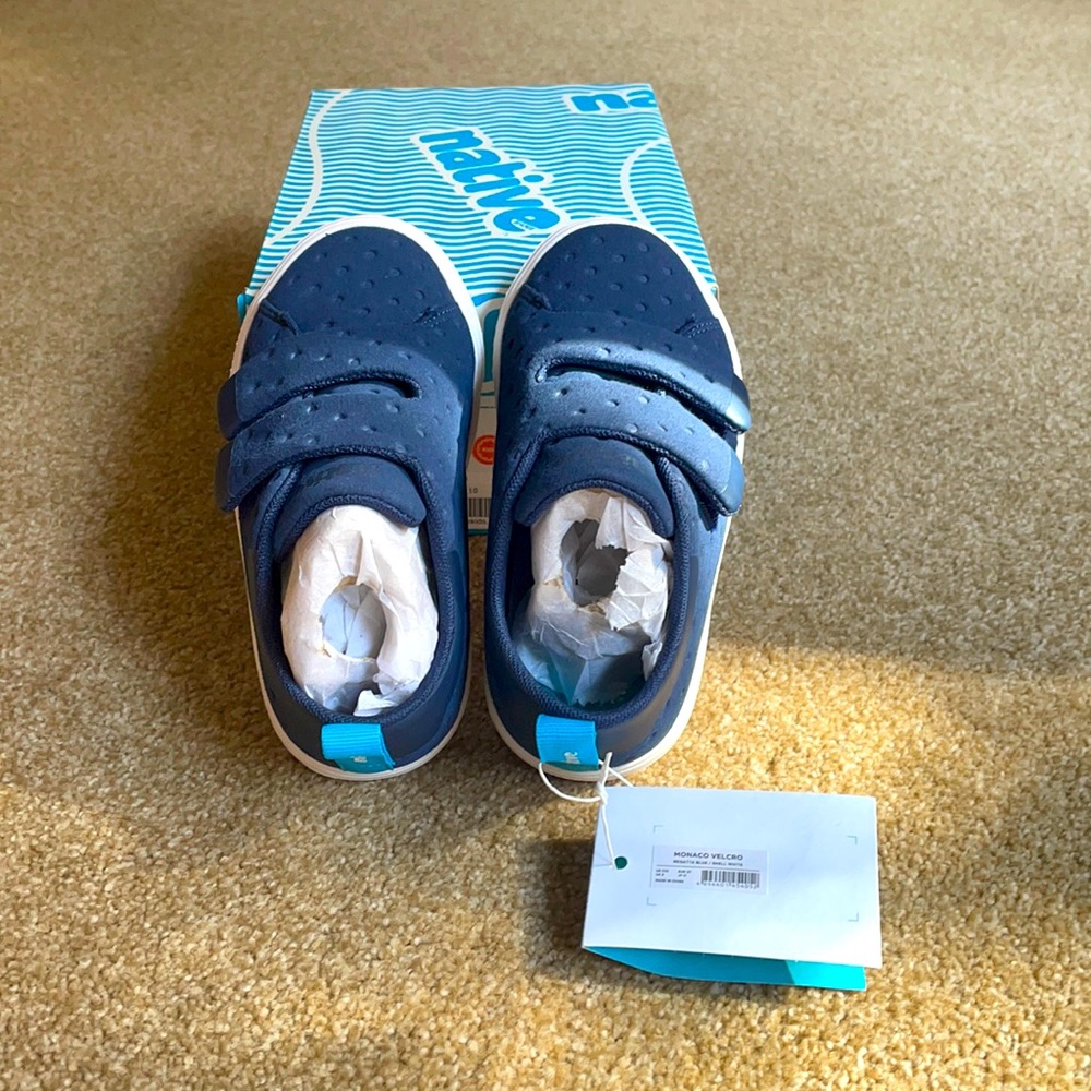 Native Velcro size 10